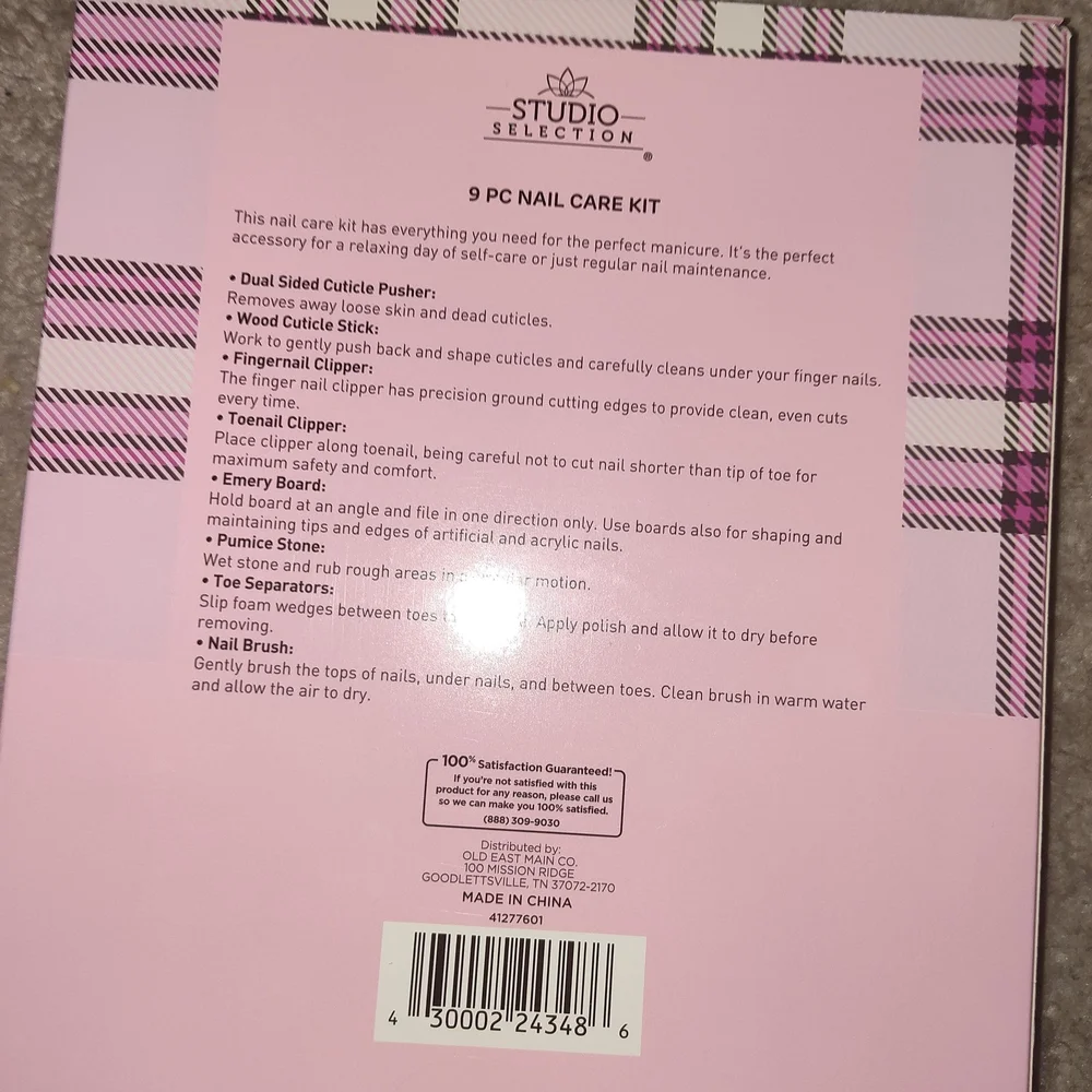 Studio Selections Pink Plaid 9-Piece Nail Care Kit - Picture 4 of 4